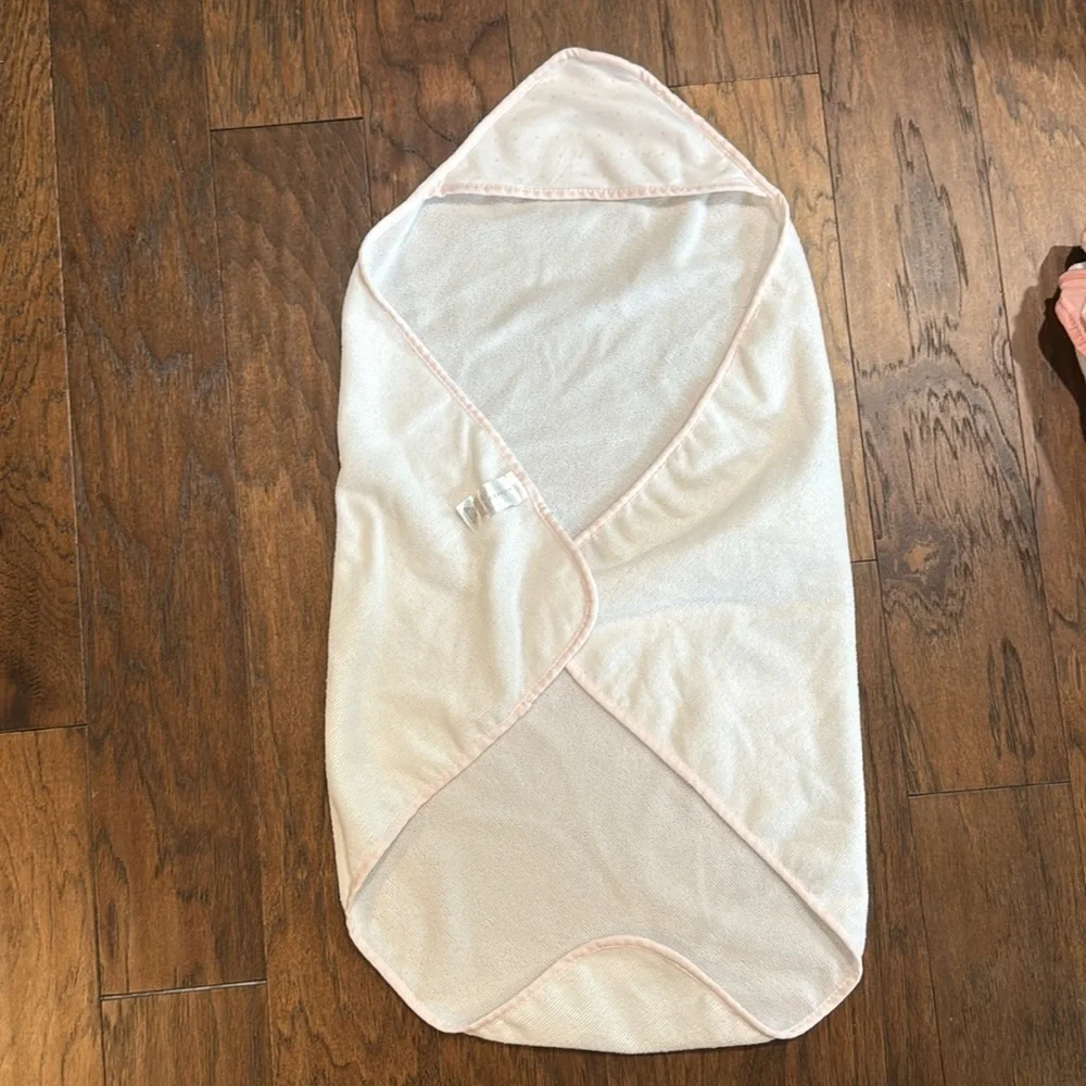 ChickPea Pink and White Baby Hooded Towels set of 5